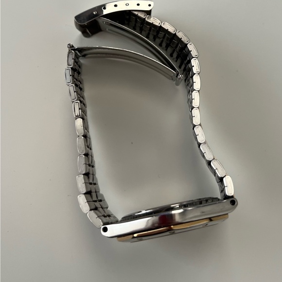 Vintage Seiko Two-Tone SQ 100 38MM “Royal Oak” 5Y23-8200 - Picture 6 of 6